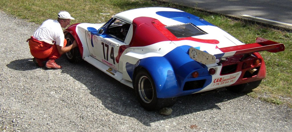 Roger Lhermet pr�pare sa Scora pour �tre remorqu�e