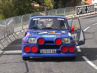 Alain Bertrand sur son R5 Turbo num�ro 204 en attente du d�part de la 3 �me mont�e