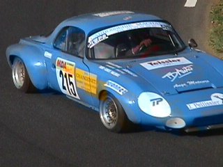 Fr�d�ric Breysse sur sa Matra Djet num�ro 215 dans le virage 22 de la 1 �re mont�e