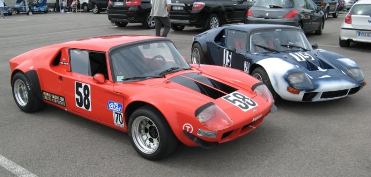 Deux Jid� au Paddock